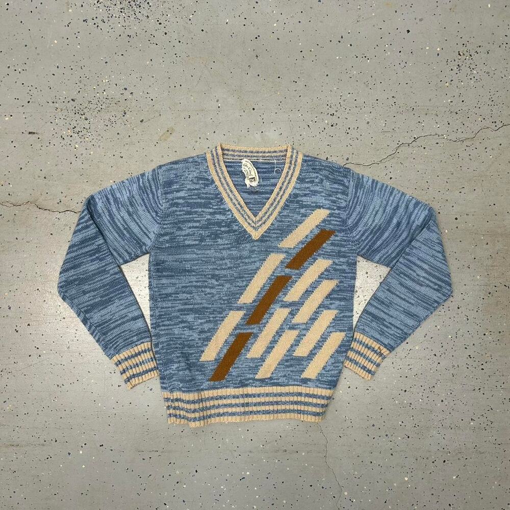 Blue and cream vintage 70s/80s sweater